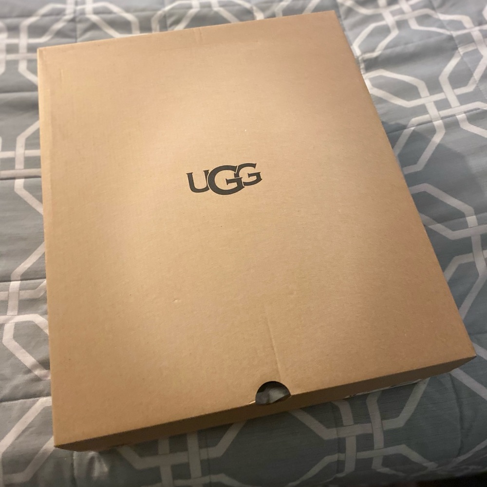 UGG Women’s Sunburst Tall Sz 8